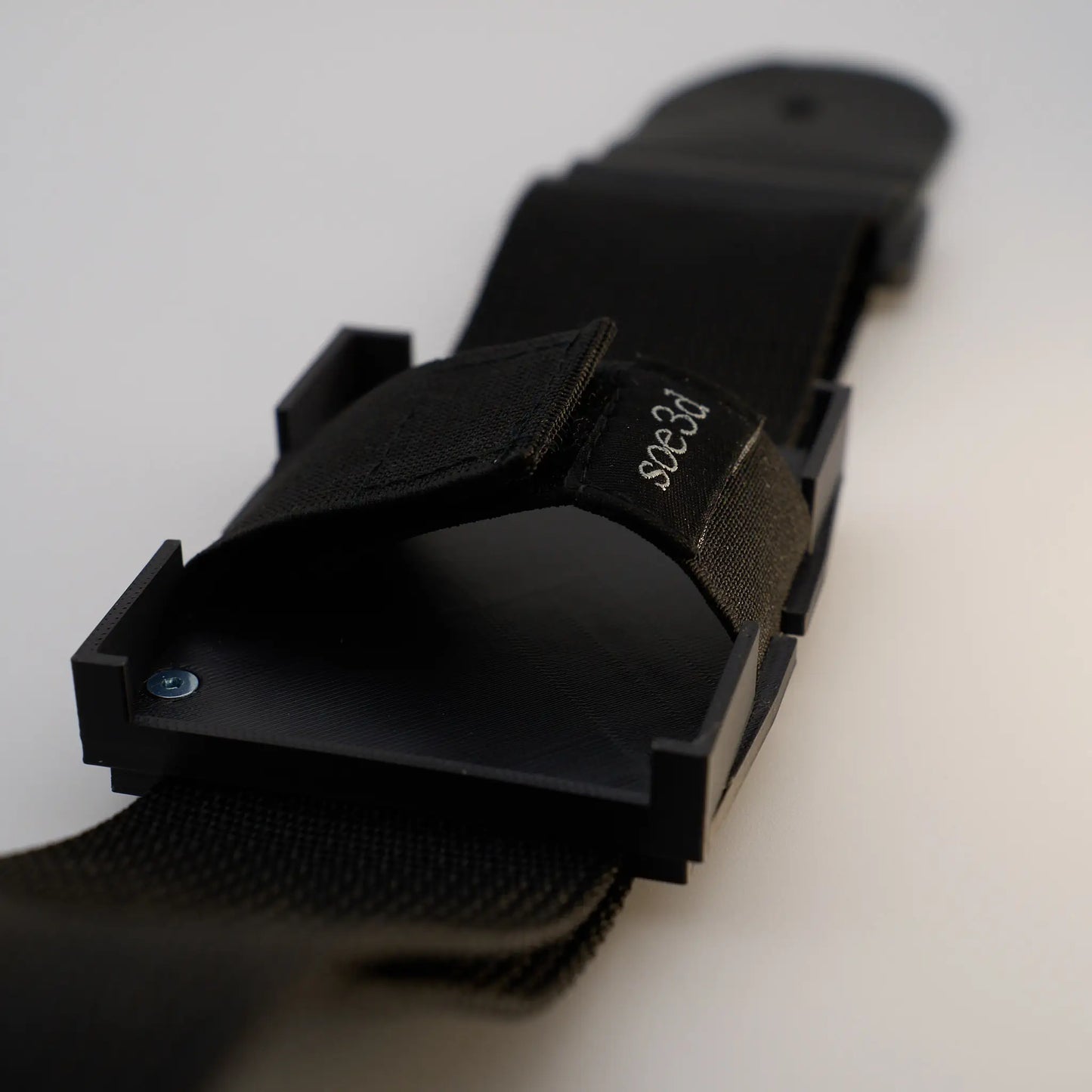 Gitarrengurt mit SignalGrip Halterung für Funksender