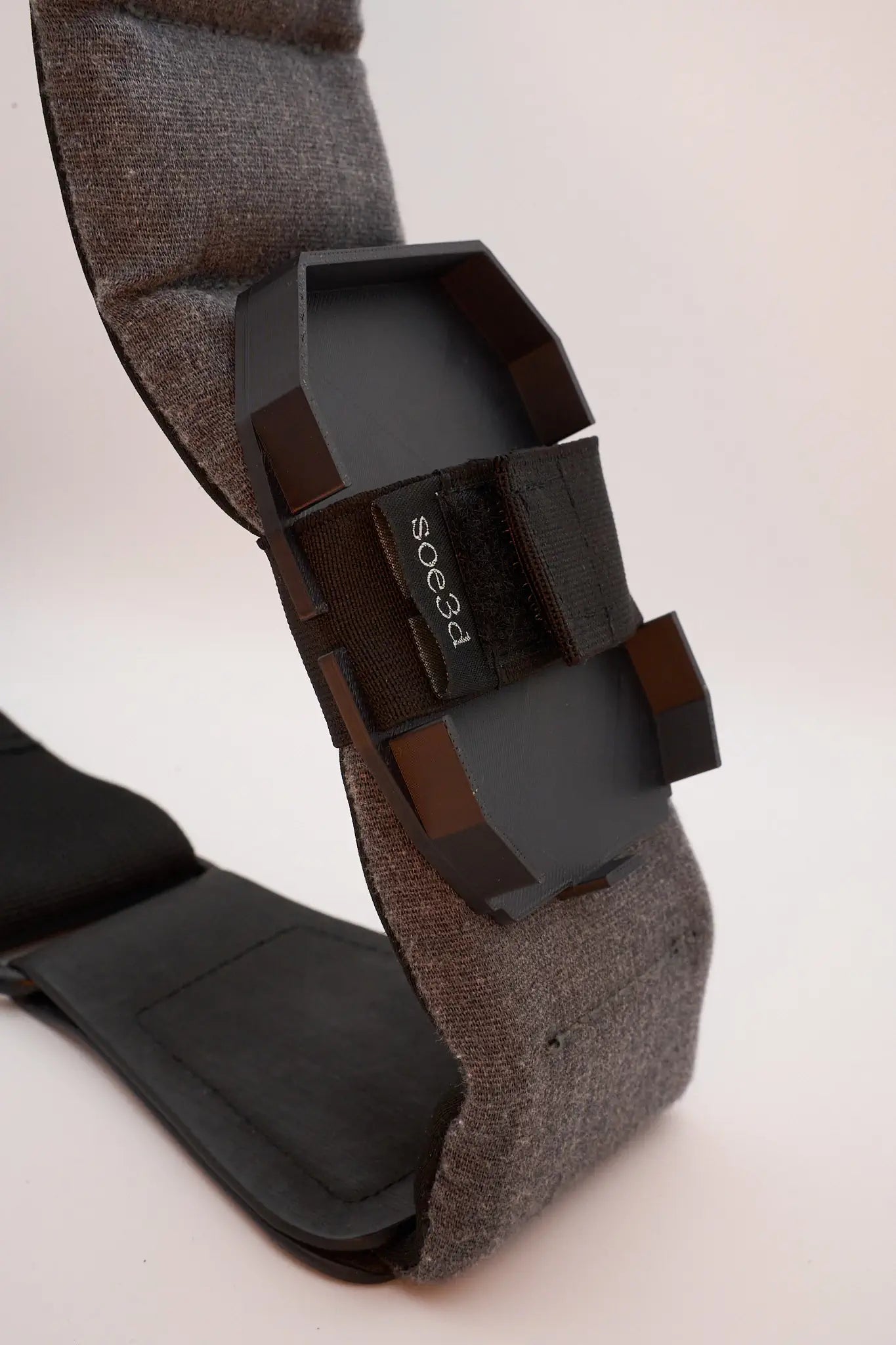 Gitarrengurt mit SignalGrip Halterung für Funksender